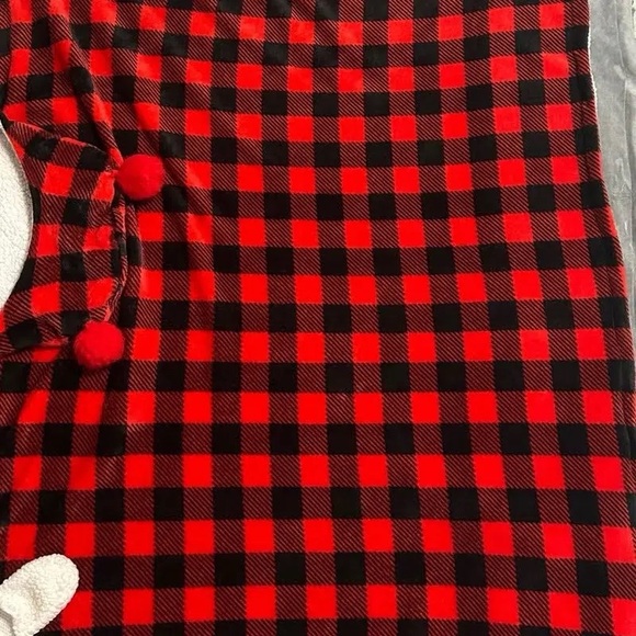 Red and Black Plaid Hooded Blanket - Picture 3 of 5